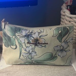 Tommy Bahama makeup cosmetics bag. Calypso Queen color: chalk/green. 8.5” x 5”.